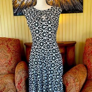 Sweet dress for spring and summer.